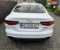 Белый Ягуар XE, объемом двигателя 2 л и пробегом 79 тыс. км за 20500 $, фото 5 на Automoto.ua