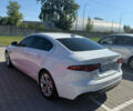 Белый Ягуар XE, объемом двигателя 2 л и пробегом 85 тыс. км за 24499 $, фото 5 на Automoto.ua