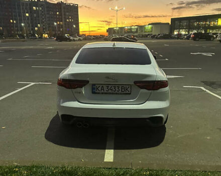 Белый Ягуар XE, объемом двигателя 2 л и пробегом 87 тыс. км за 24800 $, фото 5 на Automoto.ua