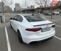 Білий Ягуар XE, об'ємом двигуна 2 л та пробігом 72 тис. км за 17500 $, фото 1 на Automoto.ua