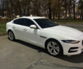 Белый Ягуар XE, объемом двигателя 2 л и пробегом 87 тыс. км за 24800 $, фото 2 на Automoto.ua