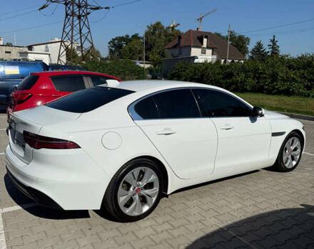 Белый Ягуар XE, объемом двигателя 2 л и пробегом 85 тыс. км за 24499 $, фото 7 на Automoto.ua