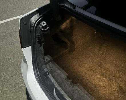 Белый Ягуар XE, объемом двигателя 2 л и пробегом 87 тыс. км за 24800 $, фото 12 на Automoto.ua