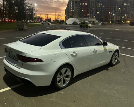 Белый Ягуар XE, объемом двигателя 2 л и пробегом 87 тыс. км за 24800 $, фото 4 на Automoto.ua
