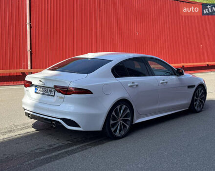 Білий Ягуар XE, об'ємом двигуна 2 л та пробігом 9 тис. км за 41900 $, фото 4 на Automoto.ua