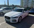 Белый Ягуар XE, объемом двигателя 2 л и пробегом 85 тыс. км за 24499 $, фото 3 на Automoto.ua