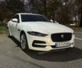 Белый Ягуар XE, объемом двигателя 2 л и пробегом 87 тыс. км за 24800 $, фото 1 на Automoto.ua