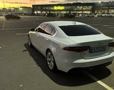 Белый Ягуар XE, объемом двигателя 2 л и пробегом 87 тыс. км за 24800 $, фото 6 на Automoto.ua