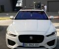 Білий Ягуар XE, об'ємом двигуна 2 л та пробігом 34 тис. км за 26500 $, фото 1 на Automoto.ua