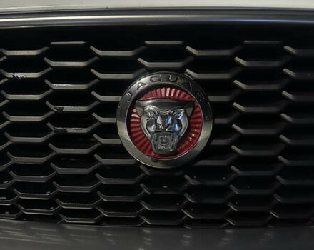 Белый Ягуар XE, объемом двигателя 2 л и пробегом 87 тыс. км за 24800 $, фото 34 на Automoto.ua