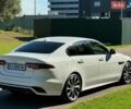 Белый Ягуар XE, объемом двигателя 2 л и пробегом 9 тыс. км за 26900 $, фото 3 на Automoto.ua