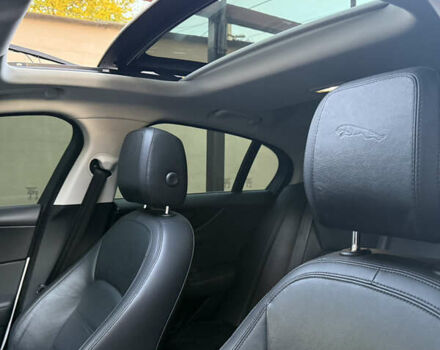 Белый Ягуар XE, объемом двигателя 2 л и пробегом 79 тыс. км за 20500 $, фото 20 на Automoto.ua