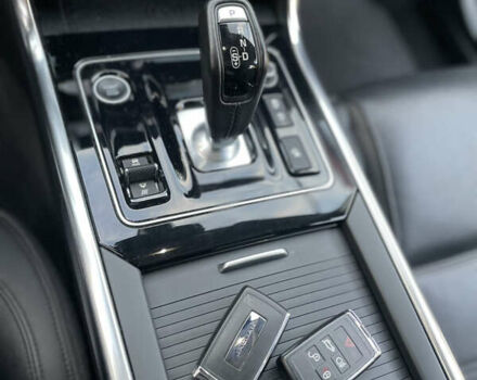 Белый Ягуар XE, объемом двигателя 2 л и пробегом 79 тыс. км за 20500 $, фото 14 на Automoto.ua