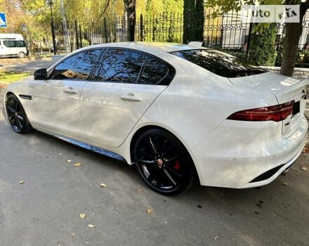 Білий Ягуар XE, об'ємом двигуна 2 л та пробігом 9 тис. км за 48000 $, фото 2 на Automoto.ua