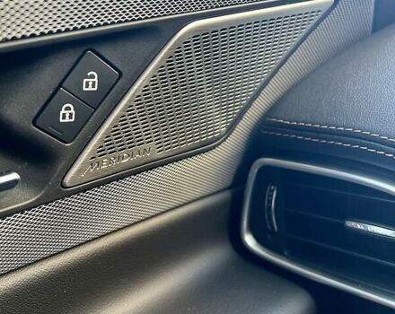 Білий Ягуар XE, об'ємом двигуна 2 л та пробігом 9 тис. км за 48000 $, фото 19 на Automoto.ua