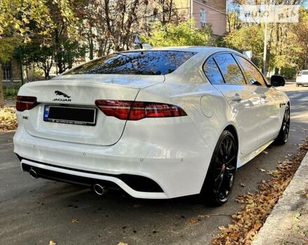 Білий Ягуар XE, об'ємом двигуна 2 л та пробігом 9 тис. км за 48000 $, фото 6 на Automoto.ua