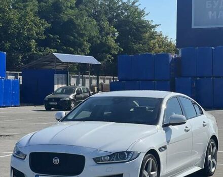 Білий Ягуар XE, об'ємом двигуна 2 л та пробігом 156 тис. км за 15800 $, фото 1 на Automoto.ua