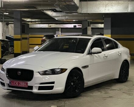 Белый Ягуар XE, объемом двигателя 2 л и пробегом 209 тыс. км за 12800 $, фото 1 на Automoto.ua