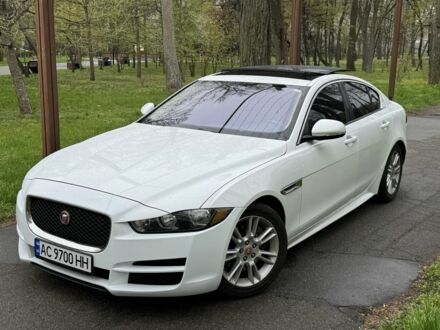 Ягуар XE 2016 в Киеве на Automoto.ua Белый Ягуар XE, объемом двигателя 2 л и пробегом 82 тыс. км за 17500 $, фото 1 на Automoto.ua