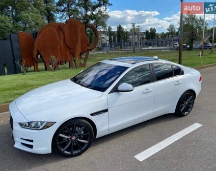 Білий Ягуар XE, об'ємом двигуна 2 л та пробігом 72 тис. км за 13900 $, фото 1 на Automoto.ua