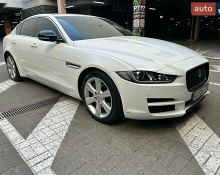 Білий Ягуар XE, об'ємом двигуна 2 л та пробігом 89 тис. км за 15700 $, фото 1 на Automoto.ua