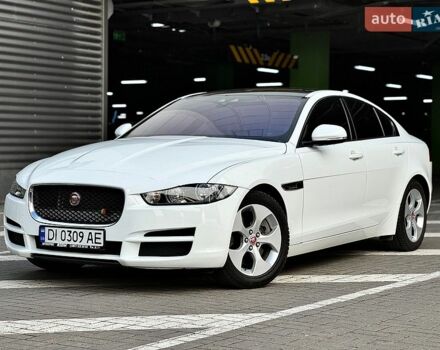Белый Ягуар XE, объемом двигателя 2 л и пробегом 67 тыс. км за 13500 $, фото 1 на Automoto.ua