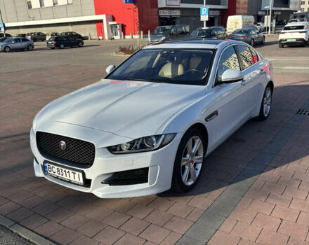 Белый Ягуар XE, объемом двигателя 2 л и пробегом 135 тыс. км за 16000 $, фото 1 на Automoto.ua
