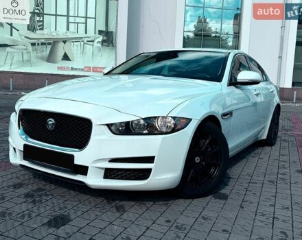 Білий Ягуар XE, об'ємом двигуна 2 л та пробігом 214 тис. км за 13999 $, фото 1 на Automoto.ua