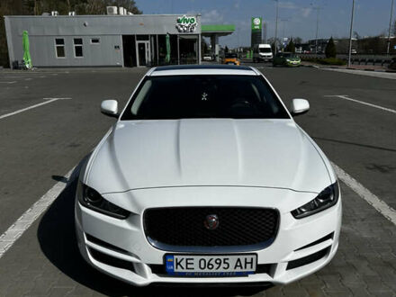 Ягуар XE 2016 в Киеве на Automoto.ua Белый Ягуар XE, объемом двигателя 2 л и пробегом 127 тыс. км за 15000 $, фото 1 на Automoto.ua