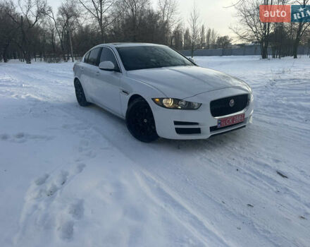 Білий Ягуар XE, об'ємом двигуна 2 л та пробігом 209 тис. км за 12800 $, фото 1 на Automoto.ua