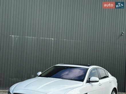 Белый Ягуар XE, объемом двигателя 2 л и пробегом 160 тыс. км за 15500 $, фото 1 на Automoto.ua