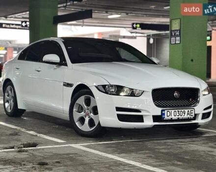 Білий Ягуар XE, об'ємом двигуна 2 л та пробігом 60 тис. км за 14500 $, фото 1 на Automoto.ua