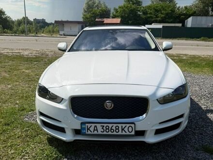 Белый Ягуар XE, объемом двигателя 2 л и пробегом 93 тыс. км за 11200 $, фото 1 на Automoto.ua