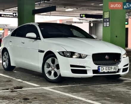 Білий Ягуар XE, об'ємом двигуна 2 л та пробігом 63 тис. км за 13800 $, фото 1 на Automoto.ua