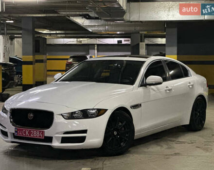 Белый Ягуар XE, объемом двигателя 0 л и пробегом 209 тыс. км за 12800 $, фото 1 на Automoto.ua