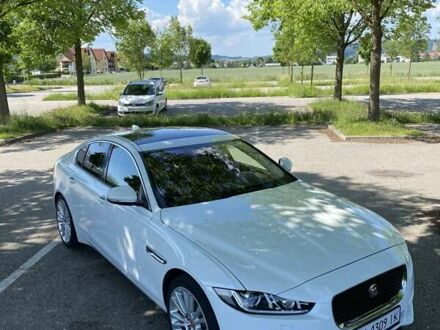 Ягуар XE 2016 у Києві на Automoto.ua Білий Ягуар XE, об'ємом двигуна 3 л та пробігом 130 тис. км за 16590 $, фото 1 на Automoto.ua
