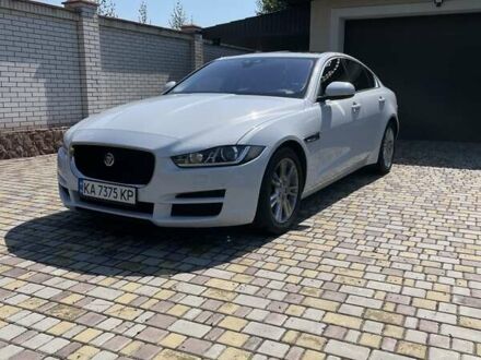 Ягуар XE 2017 в Киеве на Automoto.ua Белый Ягуар XE, объемом двигателя 2 л и пробегом 27 тыс. км за 19500 $, фото 1 на Automoto.ua