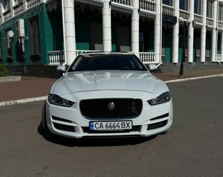 Белый Ягуар XE, объемом двигателя 3 л и пробегом 91 тыс. км за 19500 $, фото 1 на Automoto.ua