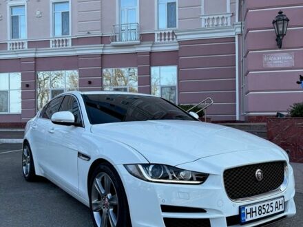 Білий Ягуар XE, об'ємом двигуна 2 л та пробігом 92 тис. км за 16000 $, фото 1 на Automoto.ua