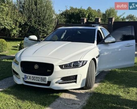 Білий Ягуар XE, об'ємом двигуна 2 л та пробігом 160 тис. км за 19500 $, фото 1 на Automoto.ua