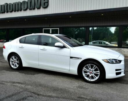 Белый Ягуар XE, объемом двигателя 2 л и пробегом 74 тыс. км за 3500 $, фото 1 на Automoto.ua