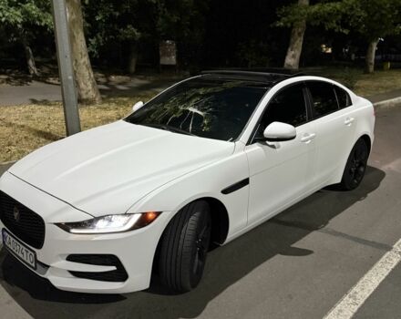 Белый Ягуар XE, объемом двигателя 2 л и пробегом 88 тыс. км за 18000 $, фото 1 на Automoto.ua