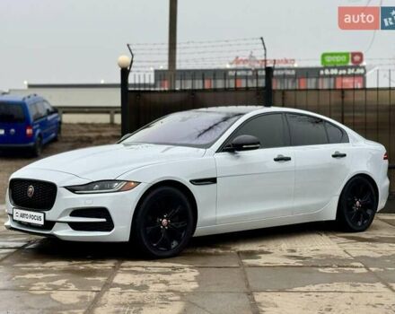 Белый Ягуар XE, объемом двигателя 2 л и пробегом 58 тыс. км за 22000 $, фото 1 на Automoto.ua