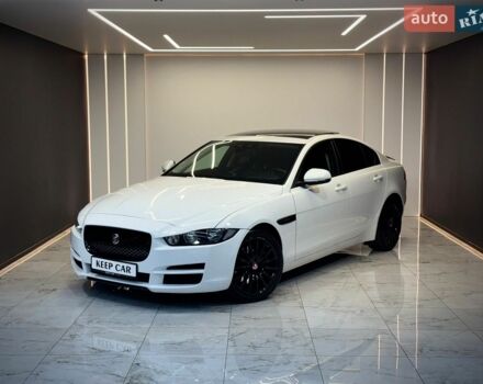 Белый Ягуар XE, объемом двигателя 2 л и пробегом 168 тыс. км за 11900 $, фото 1 на Automoto.ua