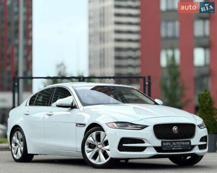 Белый Ягуар XE, объемом двигателя 2 л и пробегом 62 тыс. км за 20900 $, фото 1 на Automoto.ua