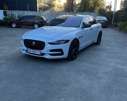 Белый Ягуар XE, объемом двигателя 2 л и пробегом 67 тыс. км за 19000 $, фото 1 на Automoto.ua