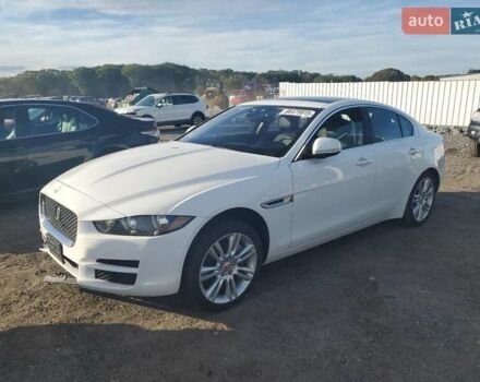 Белый Ягуар XE, объемом двигателя 2 л и пробегом 30 тыс. км за 9700 $, фото 1 на Automoto.ua