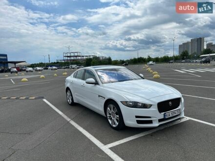 Білий Ягуар XE, об'ємом двигуна 2 л та пробігом 140 тис. км за 19500 $, фото 1 на Automoto.ua