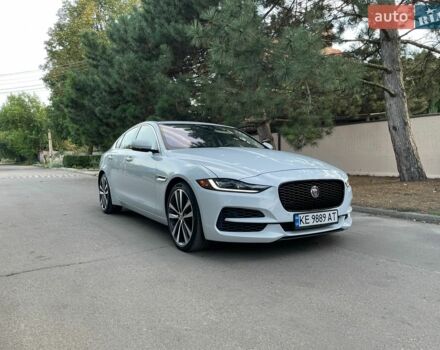 Белый Ягуар XE, объемом двигателя 2 л и пробегом 72 тыс. км за 19500 $, фото 1 на Automoto.ua