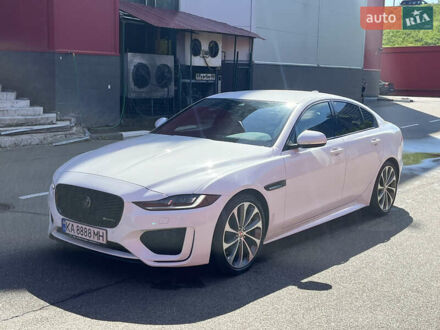 Білий Ягуар XE, об'ємом двигуна 2 л та пробігом 9 тис. км за 37900 $, фото 1 на Automoto.ua